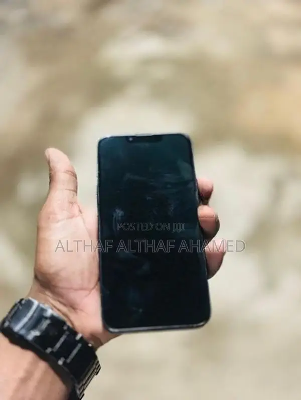 Apple iPhone 13 (Used)
