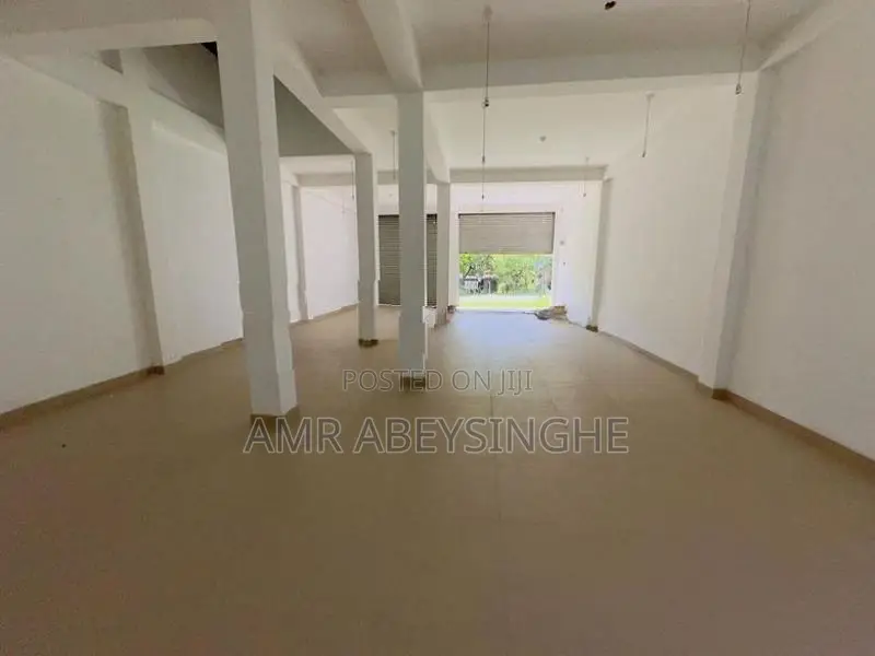 Brand New Commercial Building for Lease – Aluth Malkaduwawa