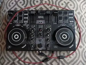 Hercules Inpulse 200 DJ Controller