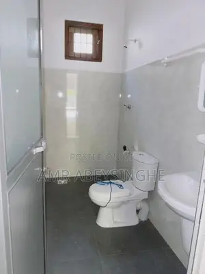 Brand New Commercial Building for Lease – Aluth Malkaduwawa