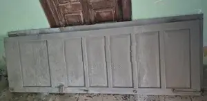 முதிரை மர கதவு