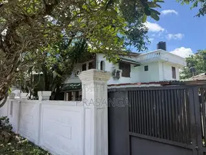 Prime Land with House for Sale: Pelawatte