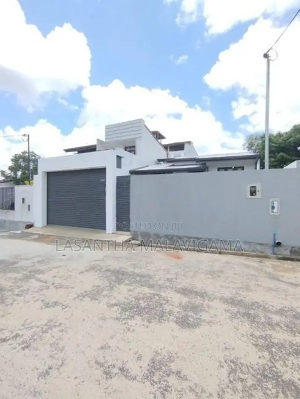 10 Perch Brand New Single Storey House for sale in Athurugiriya