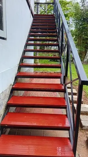 Steel Staircase (Fiber steps)