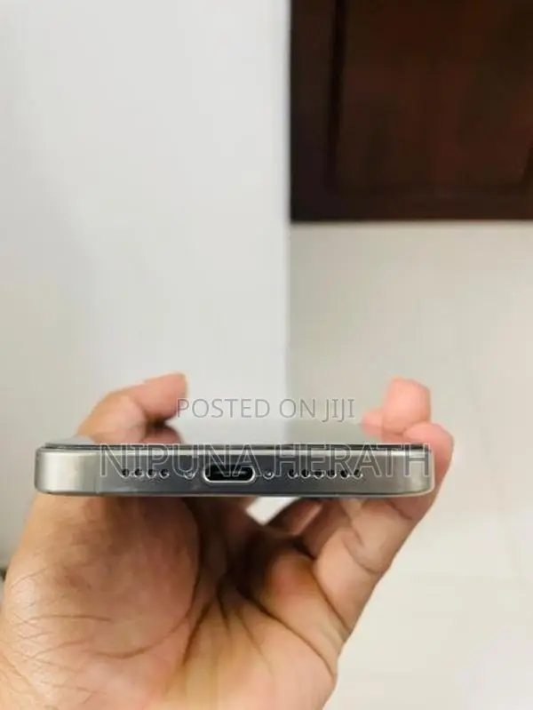 Apple iPhone 15 Pro Max Natural Titaniums (Used)