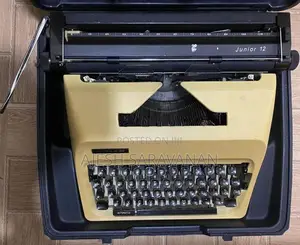 Triumph Junior 12 Portable Type writer