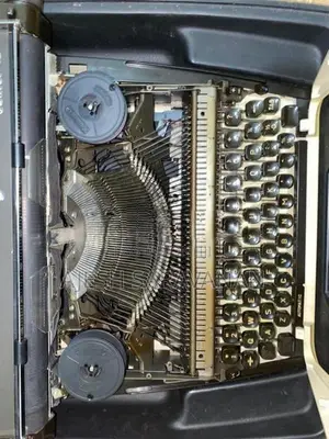 Triumph Junior 12 Portable Type writer