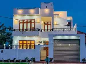Luxury Box type elegant look 3 sored house sale negombo