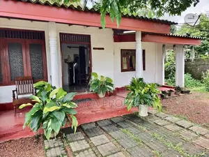 Near Anchor House for Sale in Biyagama