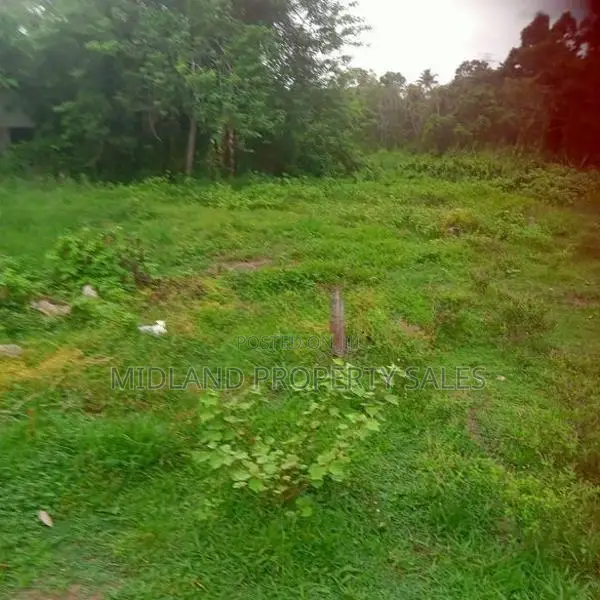 මුතුවාඩිය පාරේ කුස්වලින් පර්චස් 13.5 ඉඩමක්