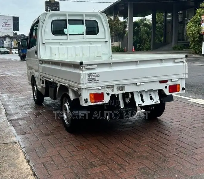 Nissan Clipper Truck 2024