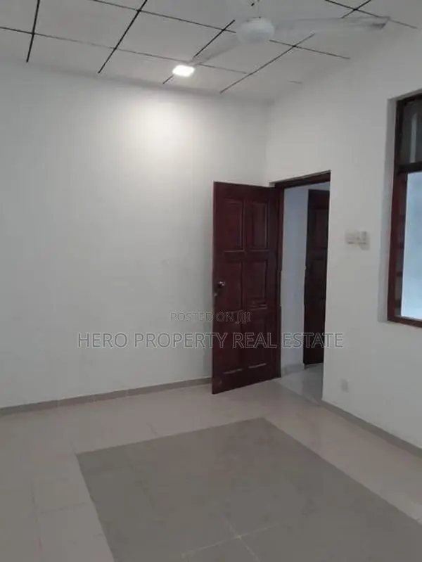 Two Storey House for Rent in Baththaramulla