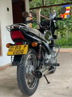 Bajaj CT100 2016