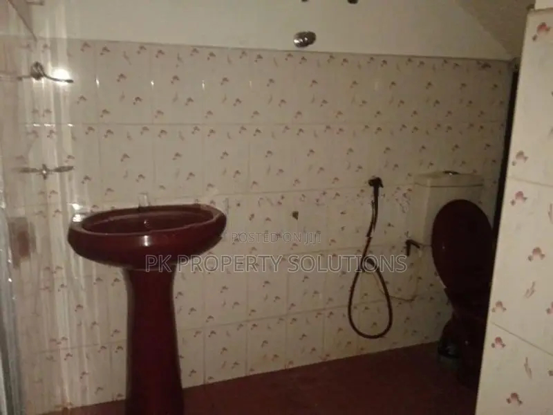 Commercial Building for Rent in Colombo 05 ( File No 60 C)
