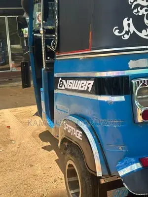Bajaj RE 2015