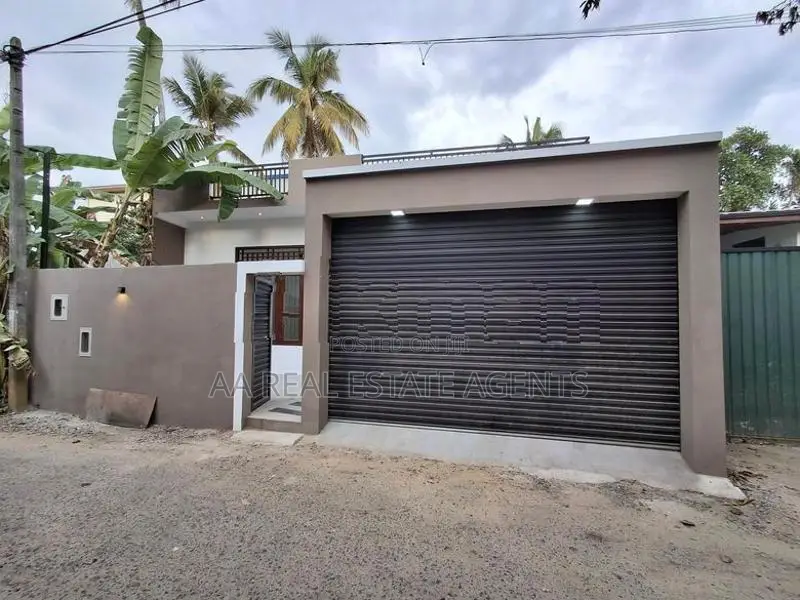 Brand New House with Slab for Sale in Wellampitiya