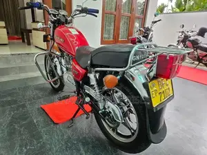 Suzuki GN 125 2017