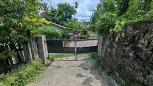 ගම්පහ නගරයට ආසන්නයෙන නේවාසික ඉඩමක්