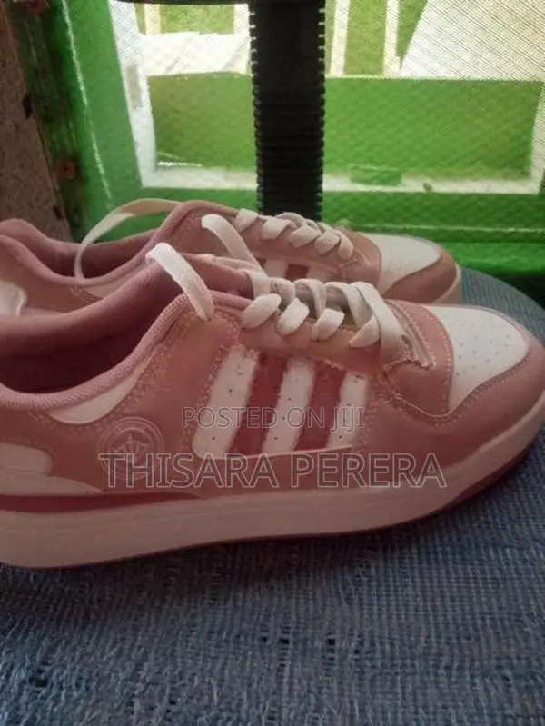 Sneakers Shoe