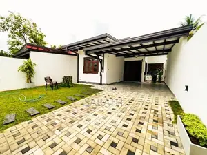 තනිමහල් ලස්සන නිවසක් අතුරුගිරියෙන්