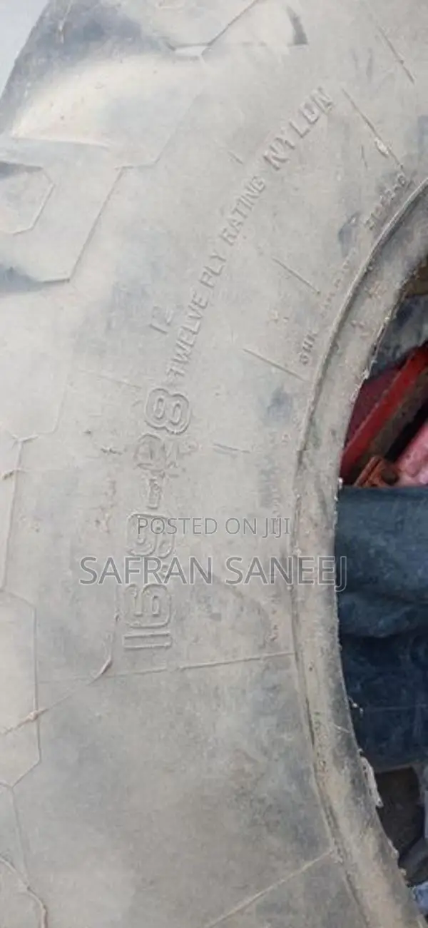Tire 16.9-28
