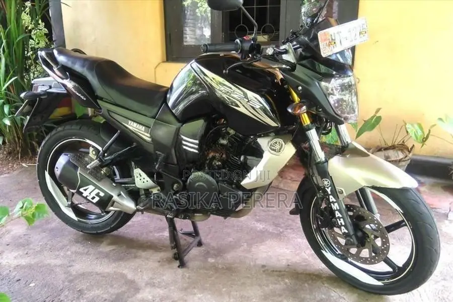 Yamaha FZS V1 2011