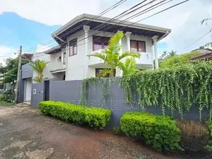 Brand New Luxury 3 Storey House for Sale in Pannipitiya
