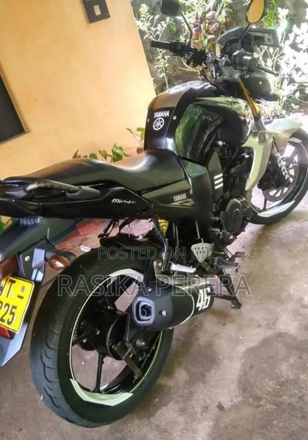 Yamaha FZS V1 2011