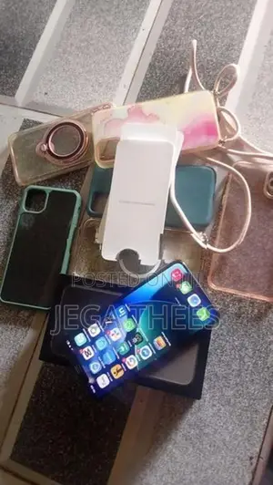 Apple iPhone 11 Pro Max 64GB (Used)