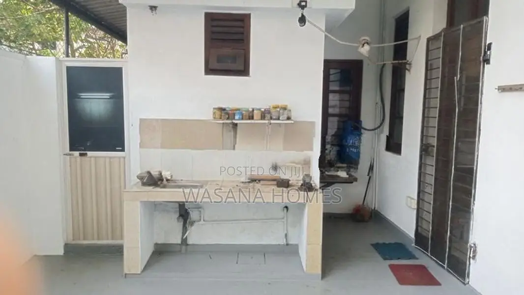 Spacious 2 Unit House for Sale Boralesgamuwa