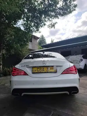 Mercedes Benz CLA 180 2015