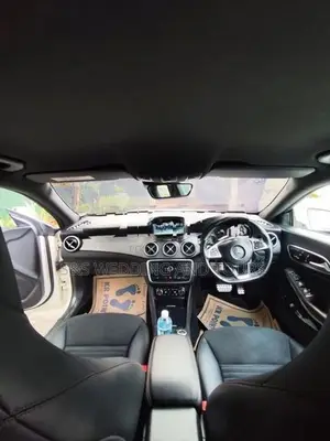 Mercedes Benz CLA 180 2015