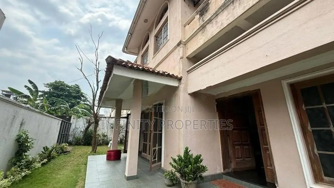 (AFA196) 02 Storey House with 22.65P Sale at Torrington Avenue Colombo