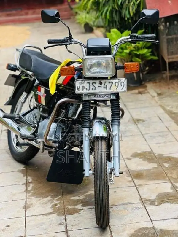 Hero CD 100 2003