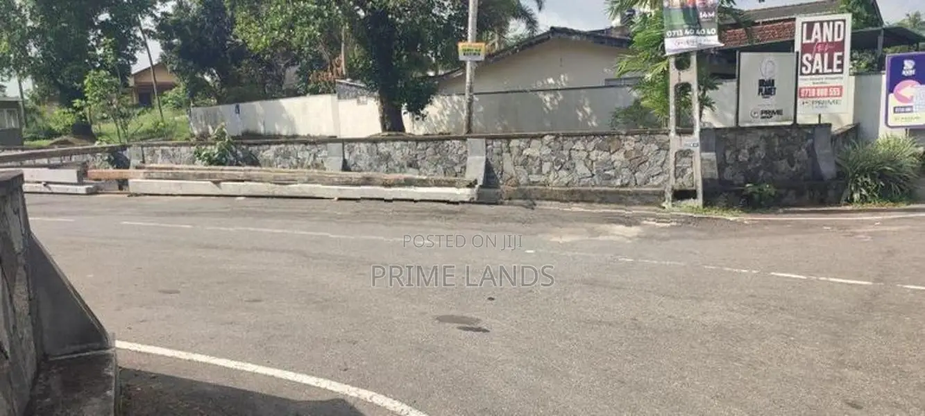 Kottawa , 336 Malabe Bus Road Facing Commercial Land for Sale