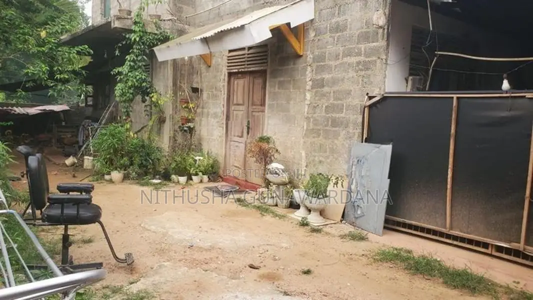 දෙල්ගොඩ නගරය 100m දුරින් ඉඩමක් විකිනිමට