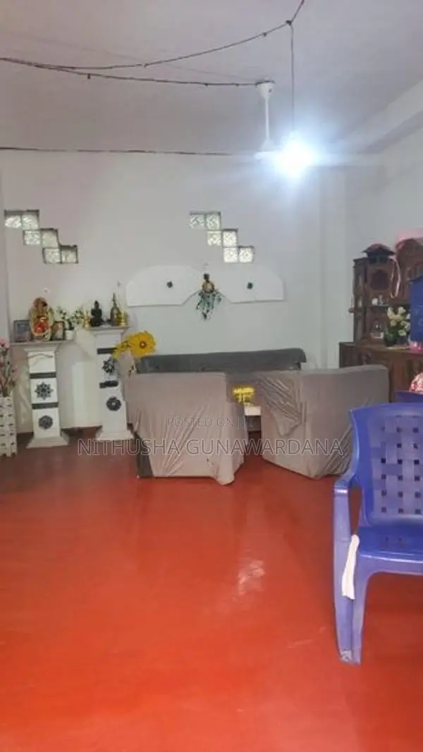 දෙල්ගොඩ නගරය 100m දුරින් ඉඩමක් විකිනිමට