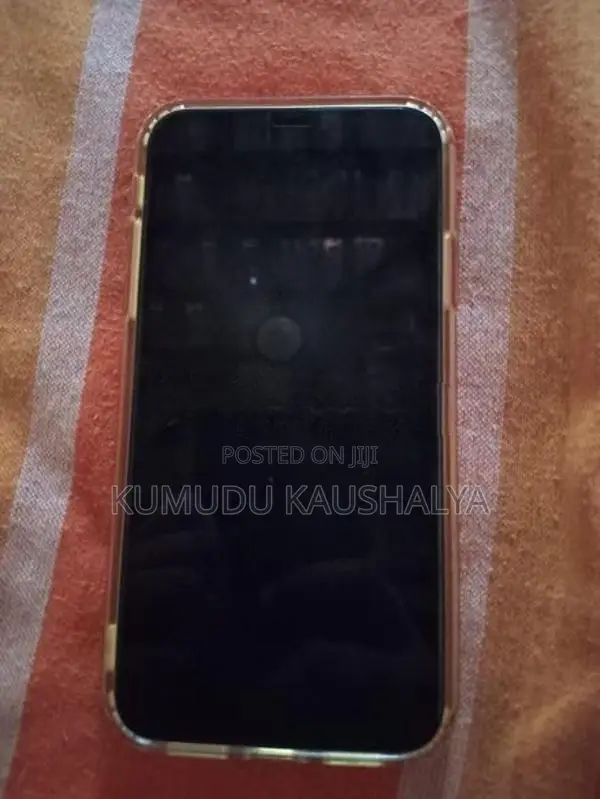Apple iPhone 11 (Used)
