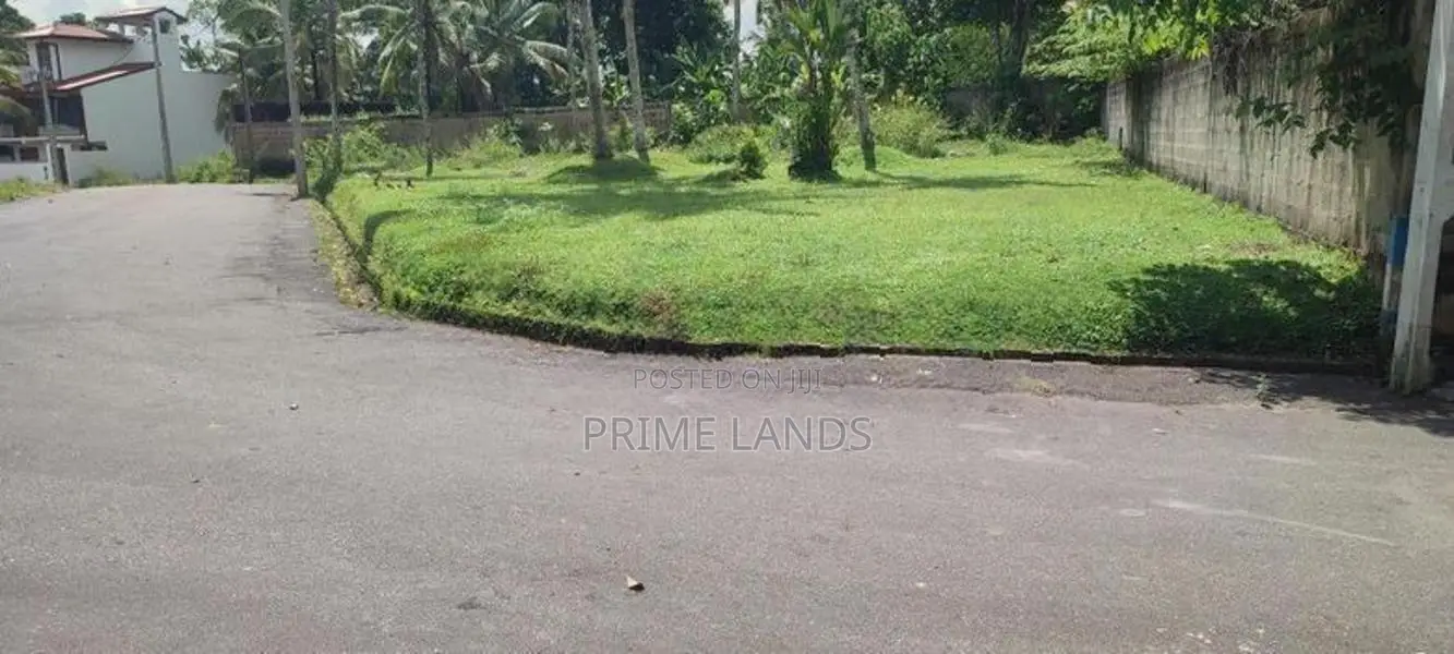 Athurugiriya , Residential Land for Sale in Mullegama Road