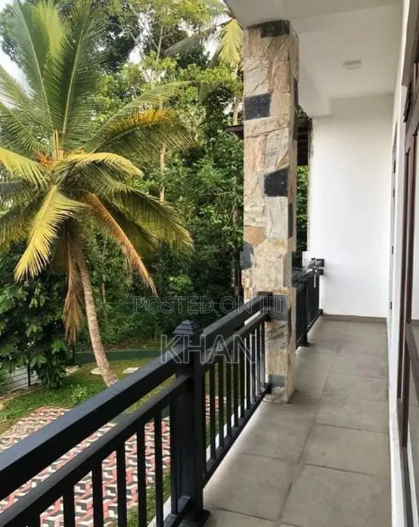 Luxury House for Sale Katugasthota