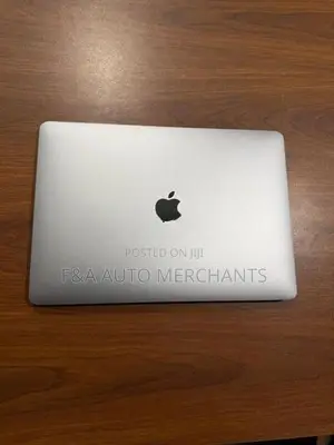 Apple MacBook Air (2020)