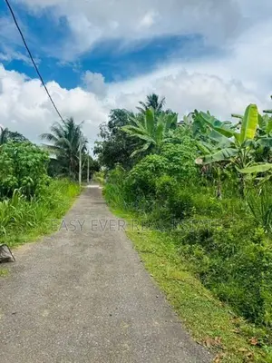 Land කඩුවෙලින් පර්චස් 10ක්
