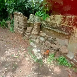 වත්තල මාබොලෙන් කුඩා ඉඩම්