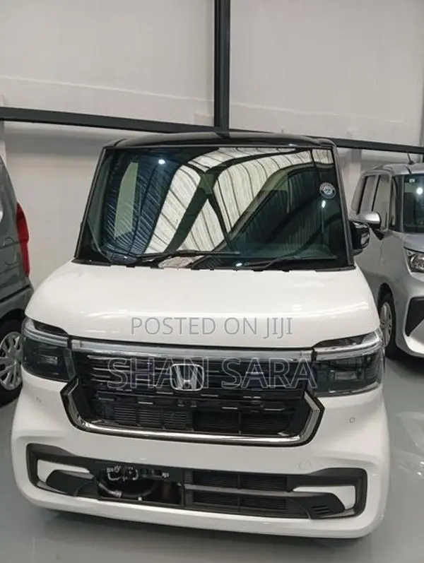 Honda N-Box Custom 2024
