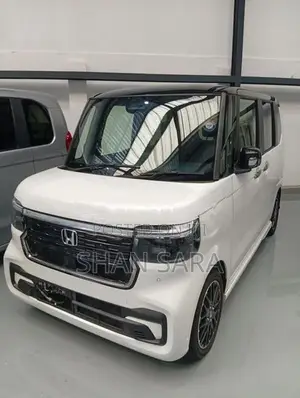 Honda N-Box Custom 2024