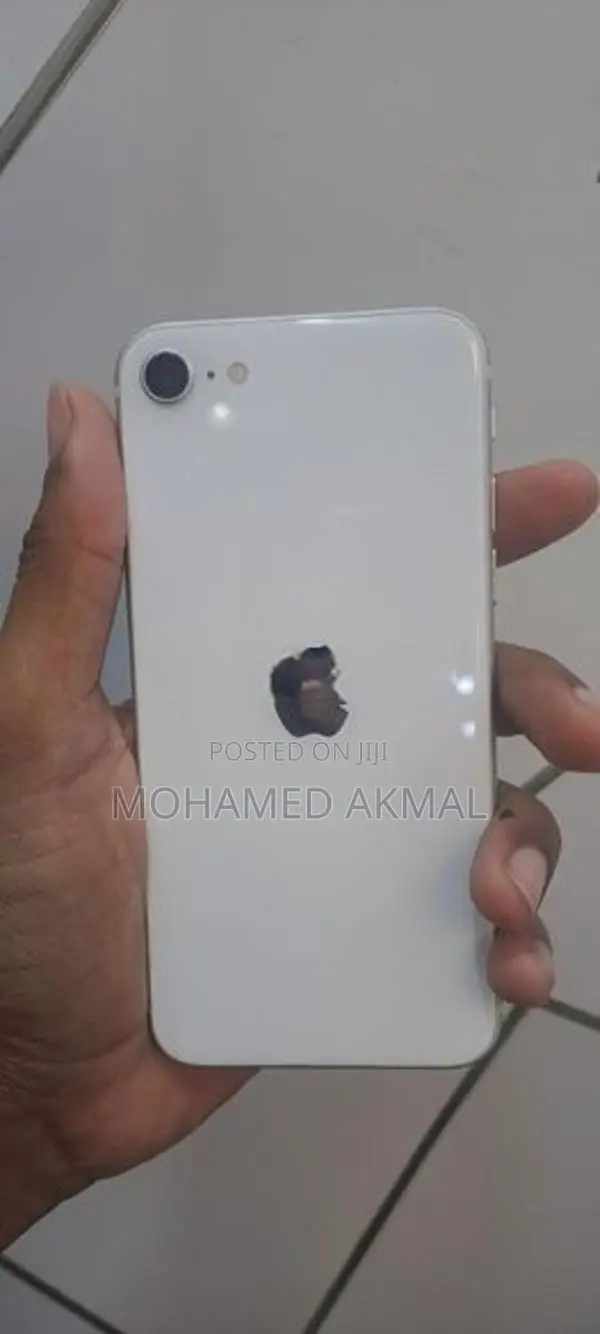 Apple iPhone SE 3 (Used)