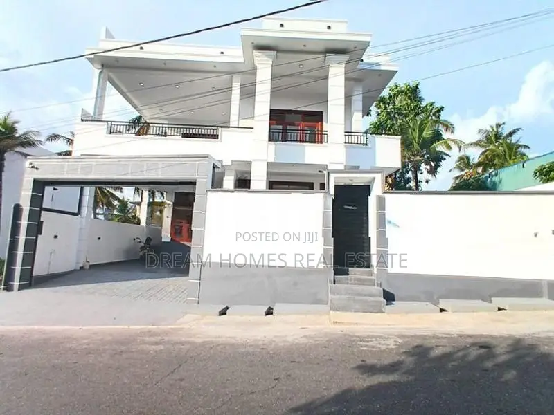 Modern Spacious House for Sale in Kesbewa – 4 Bedrooms