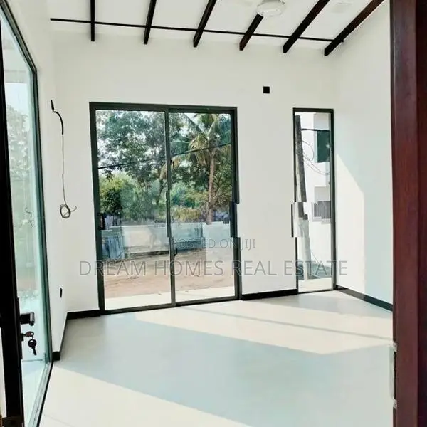 Modern Luxury House for Sale Near Piliyandala Town