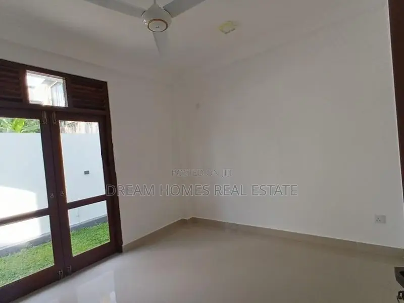 Modern Spacious House for Sale in Kesbewa – 4 Bedrooms