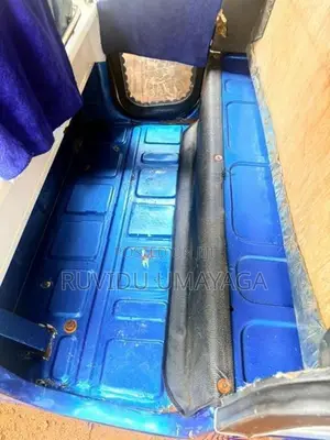 Bajaj RE 2005
